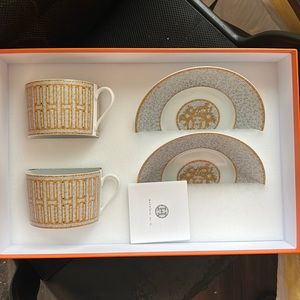 Brand new hermes breakfast cups